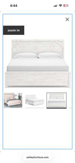 Gerridan King Panel Bed