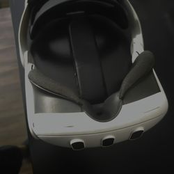 Meta Virtual Reality Console 