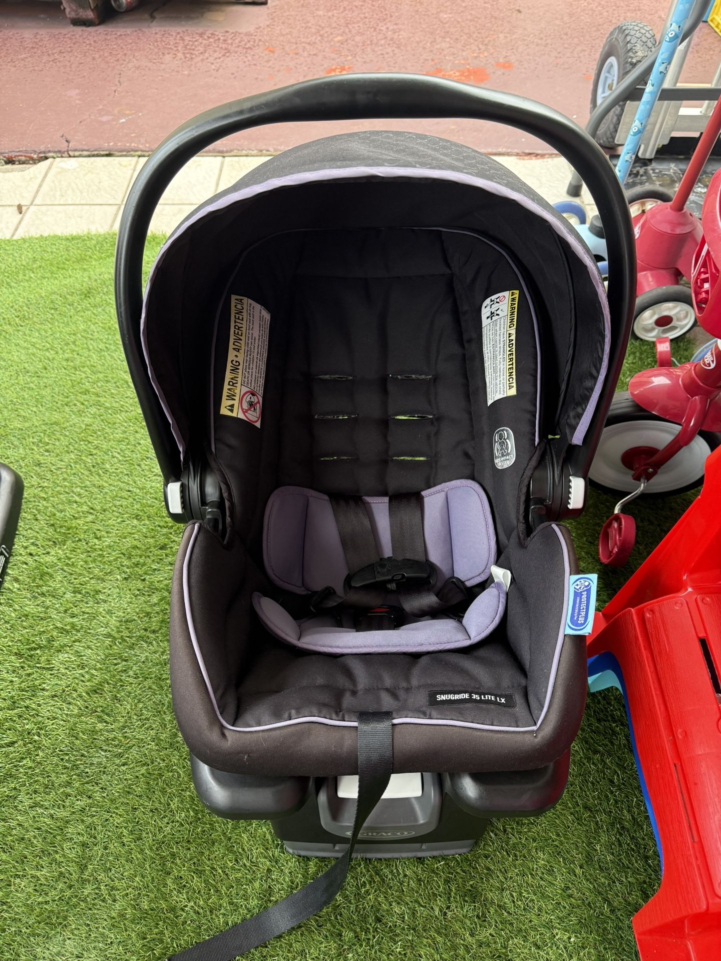 Graco Car seat And Base