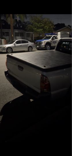 undercover truck lid