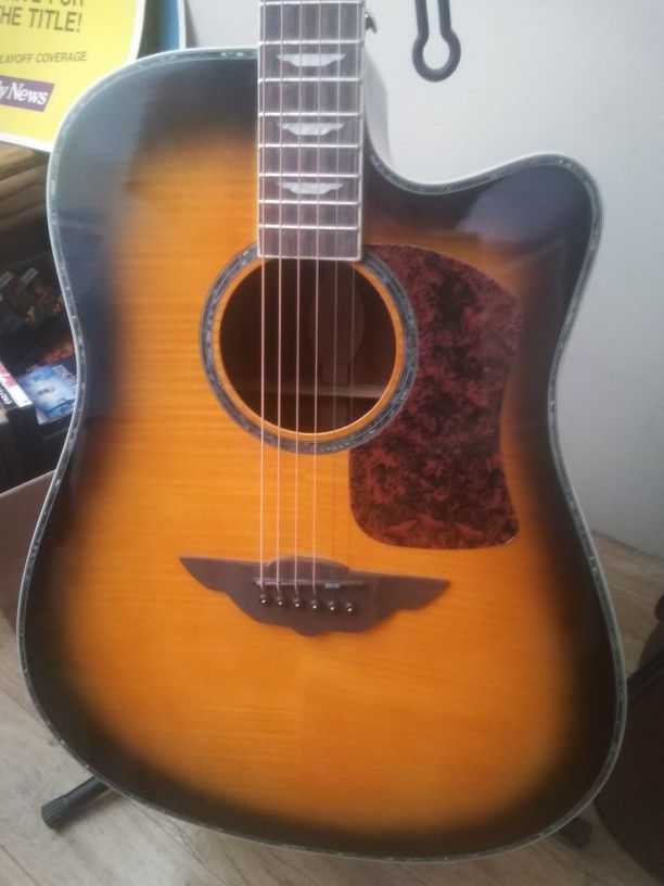 Keith Urban Custom Acoustic Guitar w/ Learning CDs. Like New!