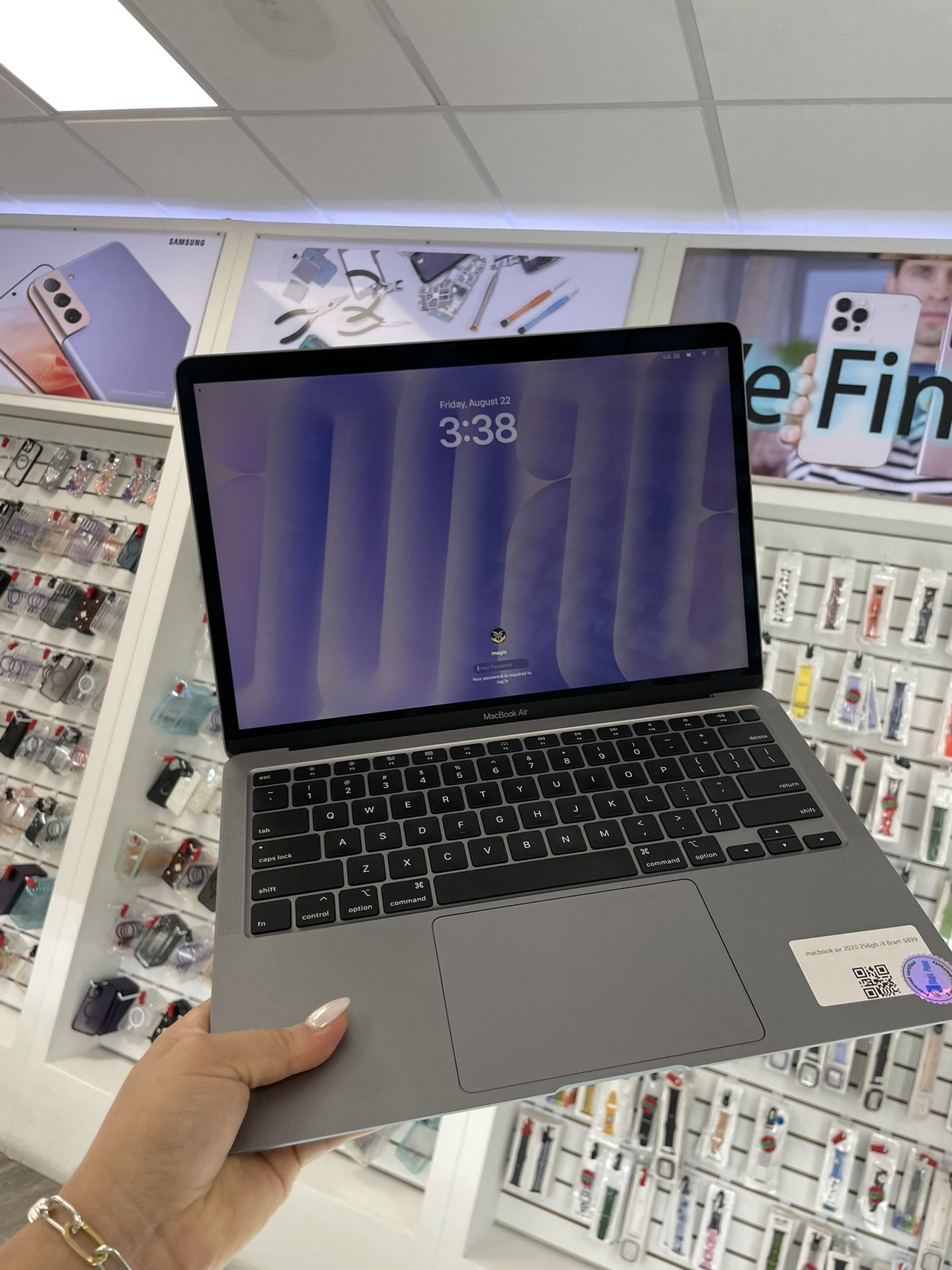 MacBook Air 2020 256gb I3 8gb RAM