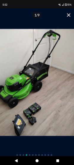 Electric lawnmower