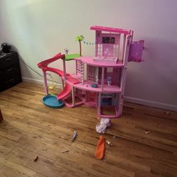 Barbie Dream House And Accessories 