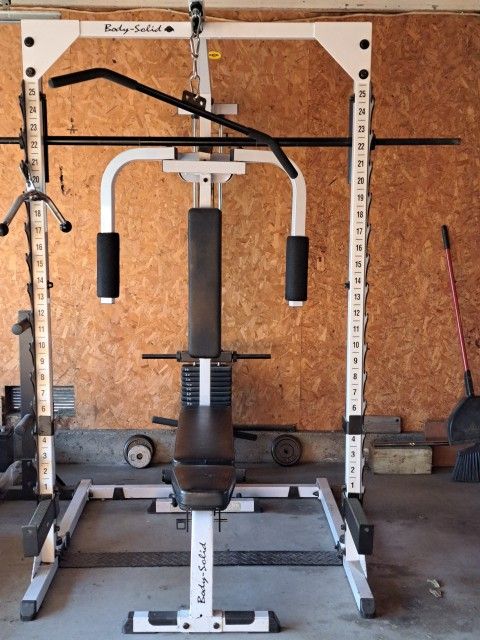 Home gym with smith Machine