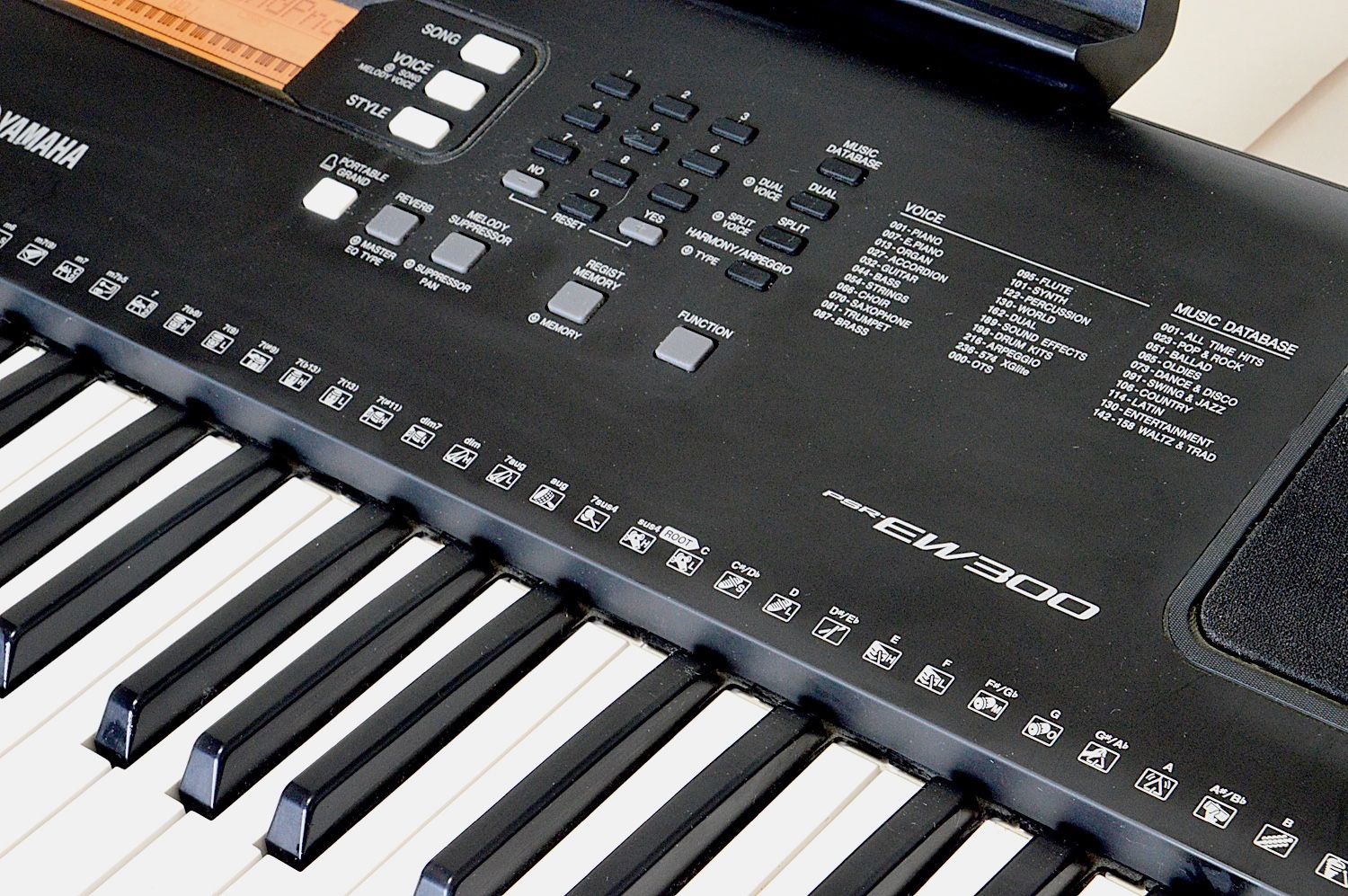 YAMAHA PSR-EW300 Portable Keyboard With Stand and Foot Pedal