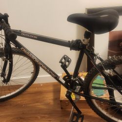 26 Inch Men's Diamondback Mountain Bike 