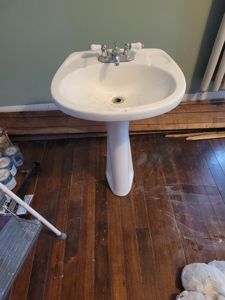 Pedestal Sink