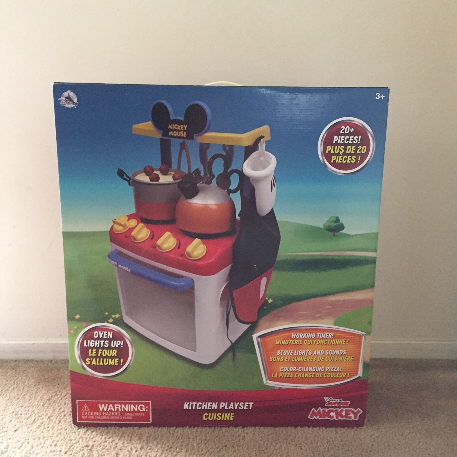 Mickey’s Kitchen Playset/hablo Español