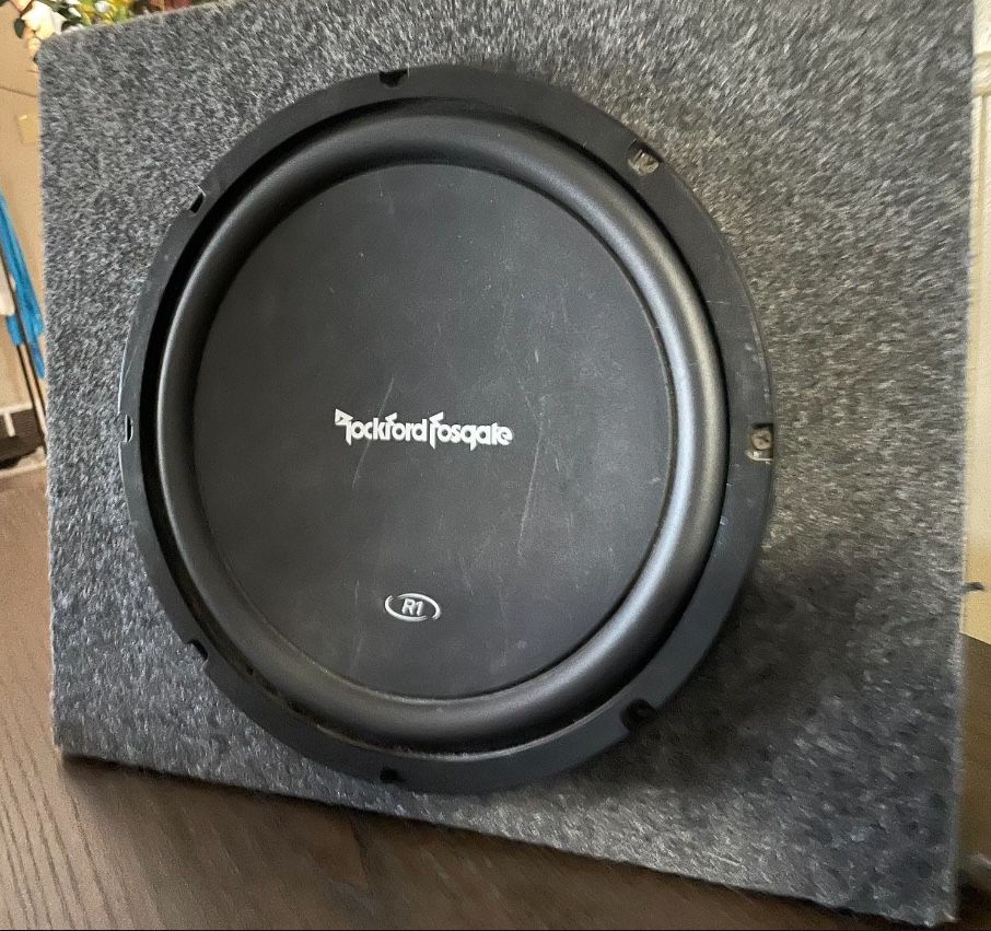Rockford Fosgate R1 Subwoofer amp Box Combo
