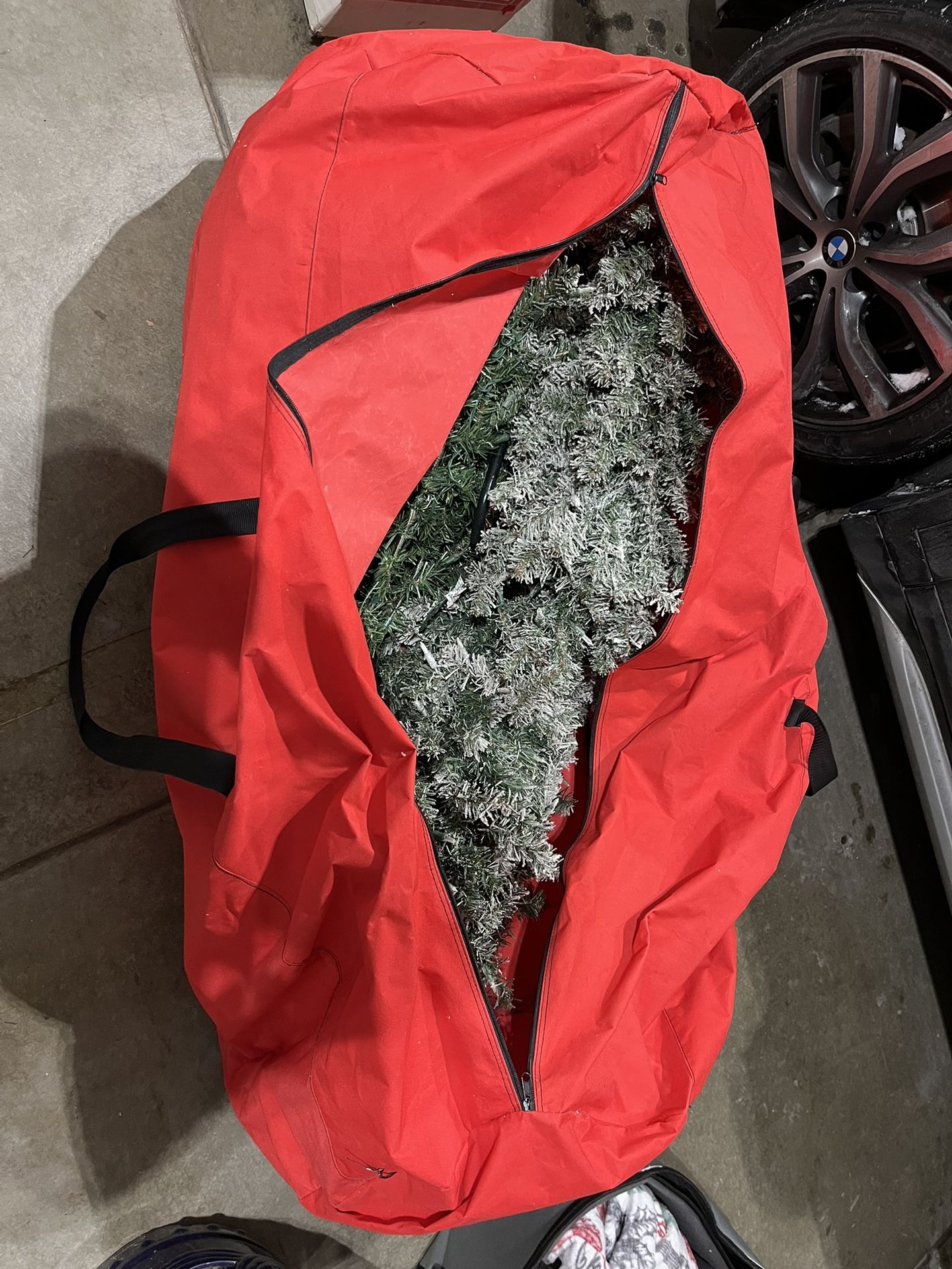 9 Ft Pre-lit Christmas Tree