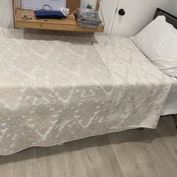 twin bed with mattress