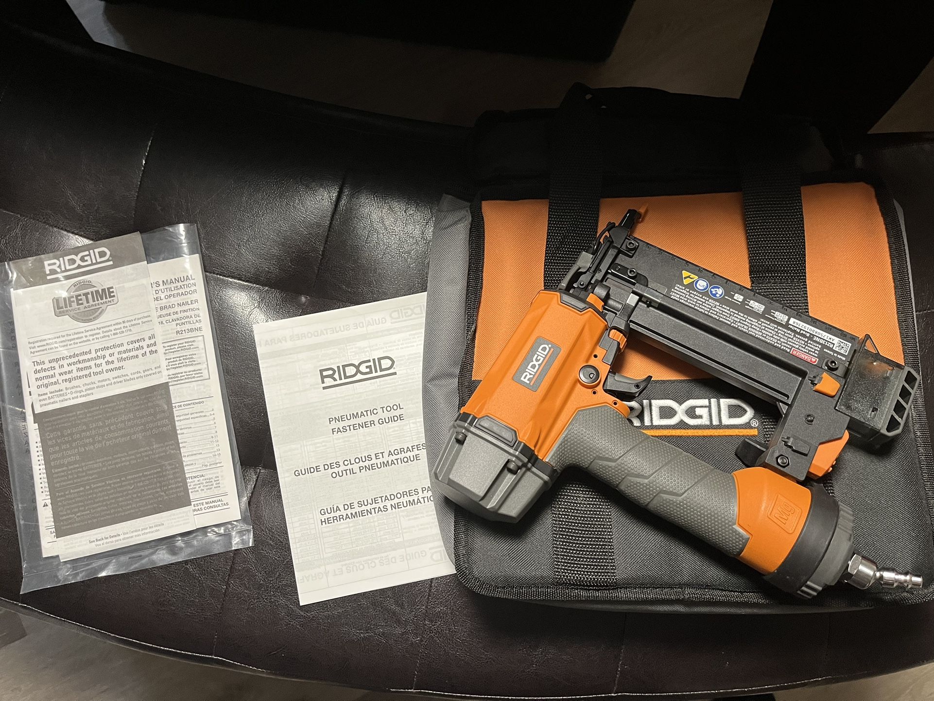 Ridgid Pneumatic Air Tool Fastener 18 Gauge Brad Nailer