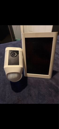Ring Spotlight Cam 5AT3S8 Outdoor HD Security Camera with solar panel