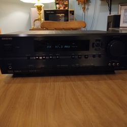 ONKYO HOME THEATRE SURROUND SOUND STEREO AMPLIFIER SYSTEM