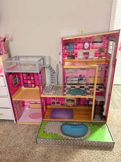 KidKraft Wooden Dollhouse with Pool