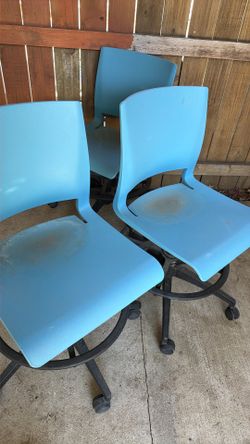 sillas se asen grande y chicas