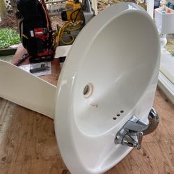 Pedestal Sink With Faucet 