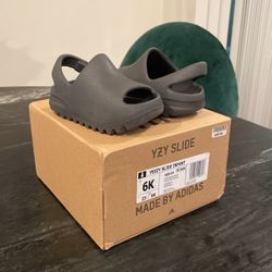 adidas gazelle silver green womens Adidas Yeezy Slide Infant GX6140 main image 1