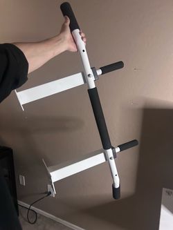 Pull up bar