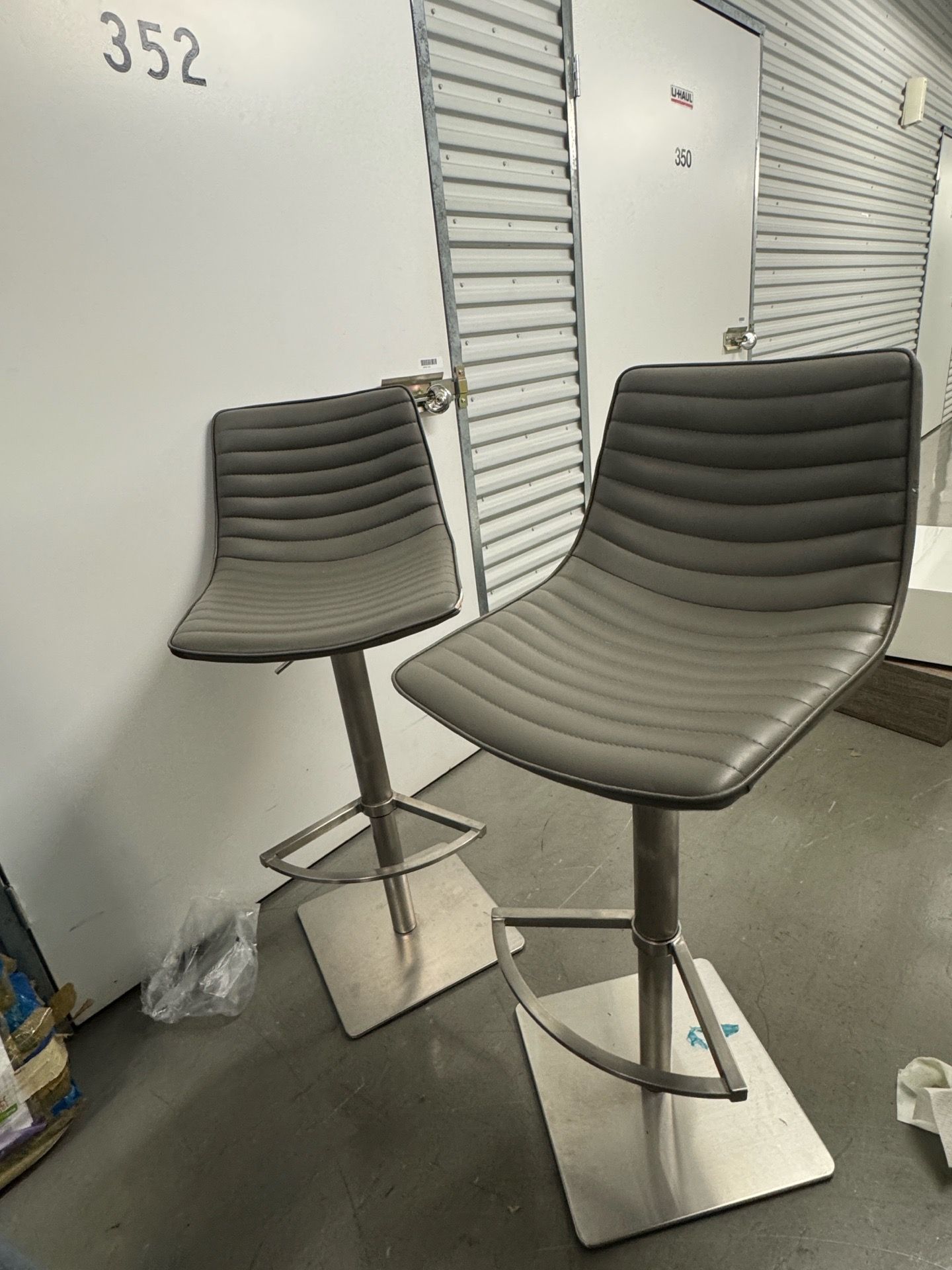 Bar stools pair