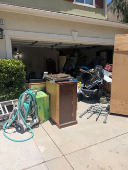 Junk & Trash 🚛🛋️🪞
