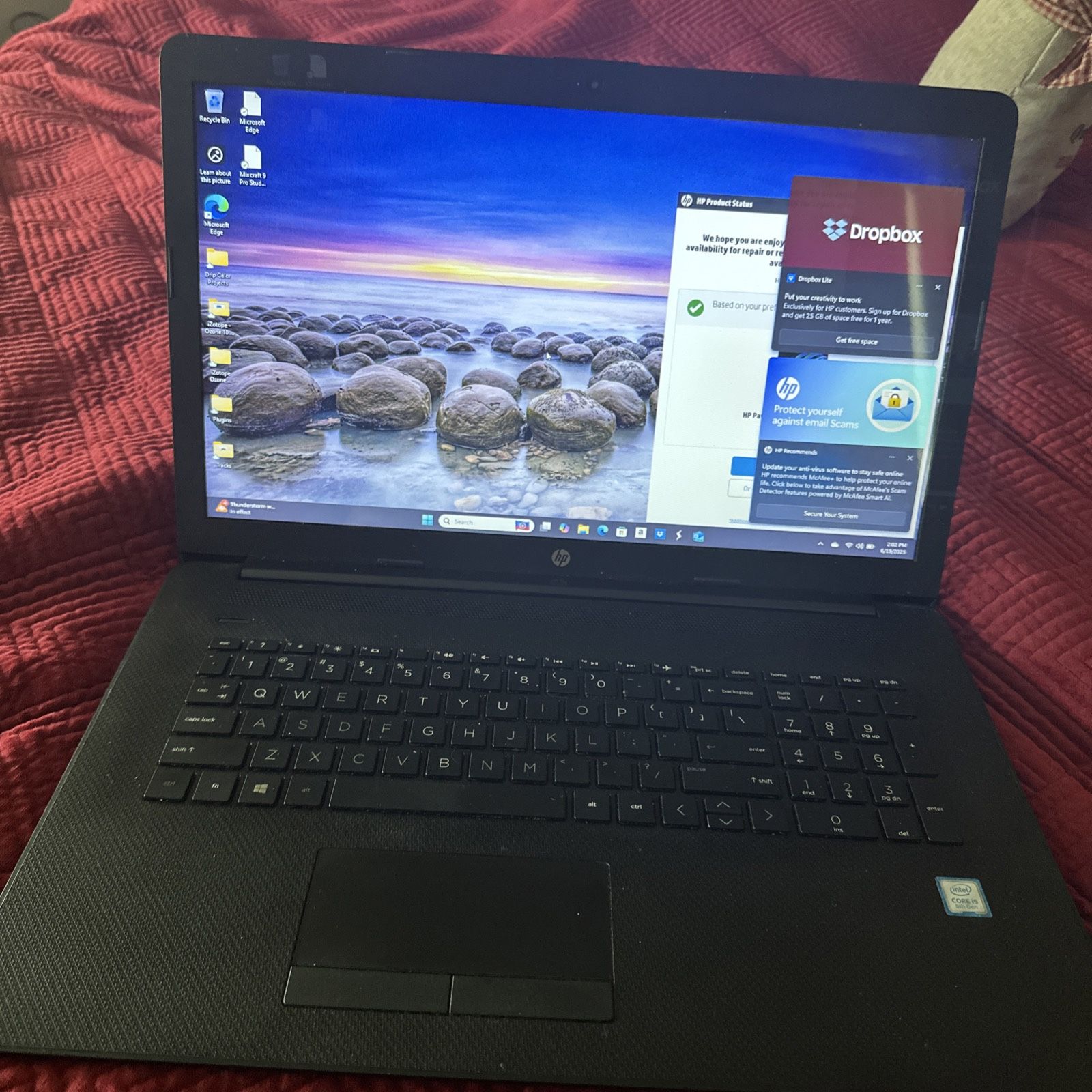 HP Laptop 17 P8BGB2SD 256GB 8GB Ram Intel Core i5. No Adapter.
