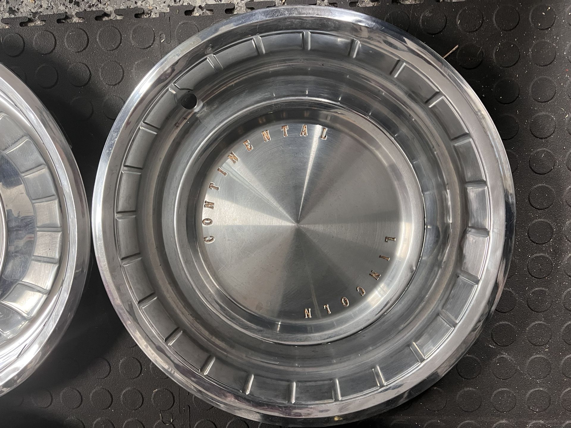 1962/63 Lincoln Continental Hubcaps