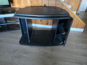 FREE tv table ot computer desk with swivel top