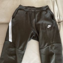 New Nike - Sportswear Tech Fleece Men’s Joggers Pants / Navy Green & White