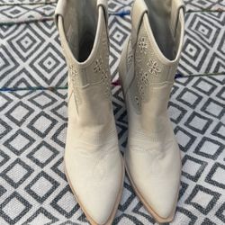 Dolce Vita Nashe Western Ankle Boots – Oatmeal – Size 7.5– New No Box