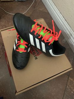 Girls cleats