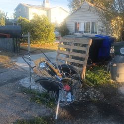 Pallet And Metal Free At Curb 1549 E Davidson St San Bernardino