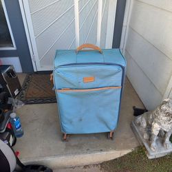 4 wheel Rolling luggage!
