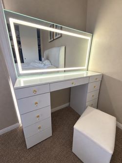 White Makeup Vanity with Lighted Mirror & Stool
