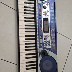 Yamaha PSR-260 Keyboard With Stand