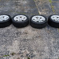 Chevy Impala Rim (17 inch)