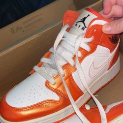 1s mid orange
