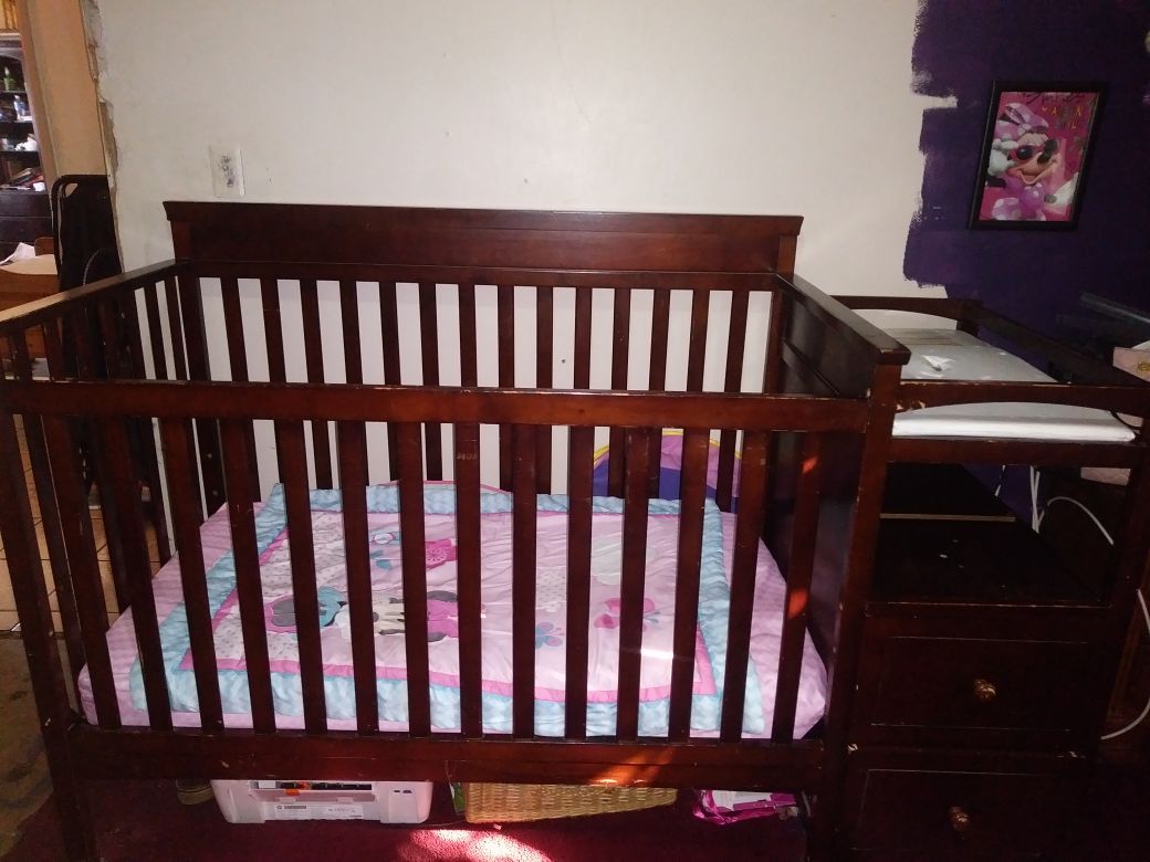 Crib 3 In 1