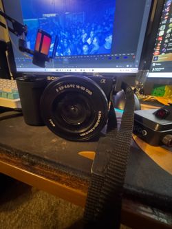 Sony zve-10 + kit lens + lens + flash kit