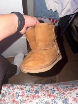 Toddler uggs size 10