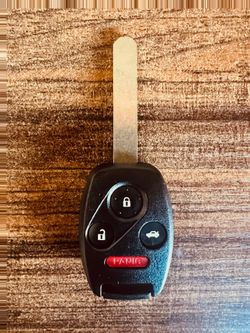 $70 @ Pomona Indoor Swapmeet | 2003-2015 Honda Head Key w/ Trunk Button Copy (Accord Crosstour Civic Pilot CRV Fit Element)
