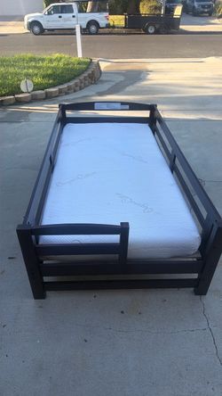 Twin bed with mattress