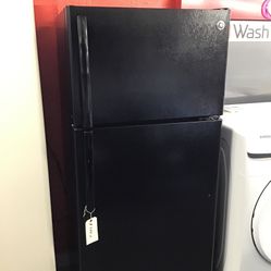 GE 16 Cu Ft Top And Bottom Fridge. 1 year Warranty 