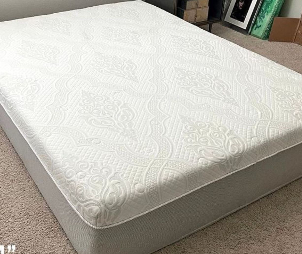 Queen Mattress Nova foam 14 Inch