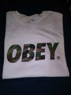 OBEY T SHIRT XL (#17)