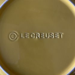 🍽️ 4 LE CREUSET 10” Dinner Plates Retired Dijon Mustard Yellow Color $20 ea