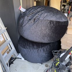 SUPER BIG BLACK BEAGS CLEAN LIKE NEW