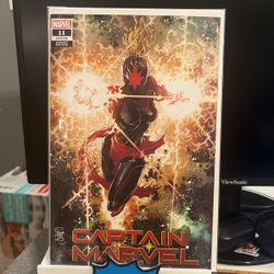 Captain Marvel #11 - Exclusive Variant