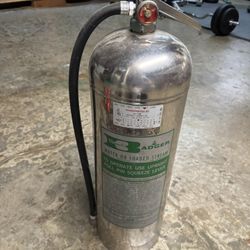 2 1/2 Gallon Water Fire Extinguisher 